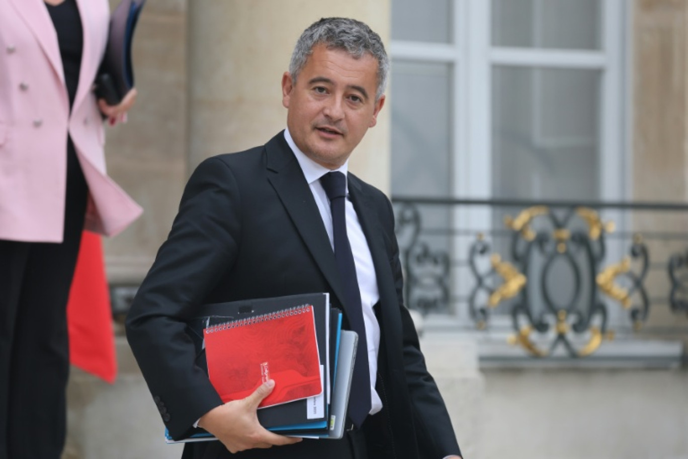 Le ministre de la Justice français Gérald Darmanin quitte le Palais de l'Élysée à Paris après une réunion hebdomadaire du cabinet, le 3 septembre 2025 © Ludovic MARIN