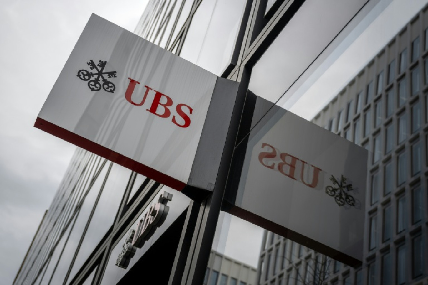 UBS va finalement s'acquitter de 835 millions d'euros, montant inférieur à celui auquel la banque suisse avait été condamnée lors de ses deux procès à Paris, à savoir 3,7 milliards d'euros au total en première instance en 2019 puis 1,8 milliard en appel en 2021. © Fabrice COFFRINI