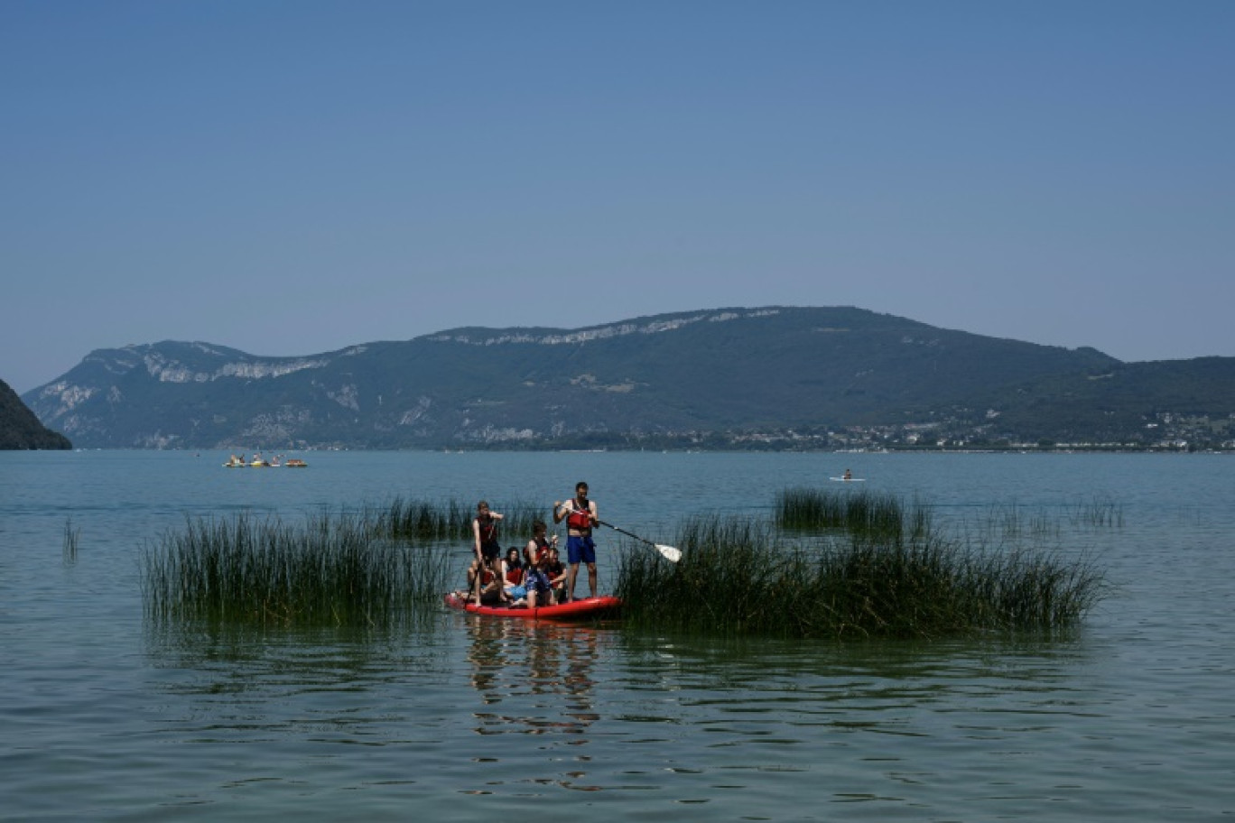 Le lac du Bourget, le 8 août 2025 au Bourget-du-Lac, en Savoie © JEAN-PHILIPPE KSIAZEK