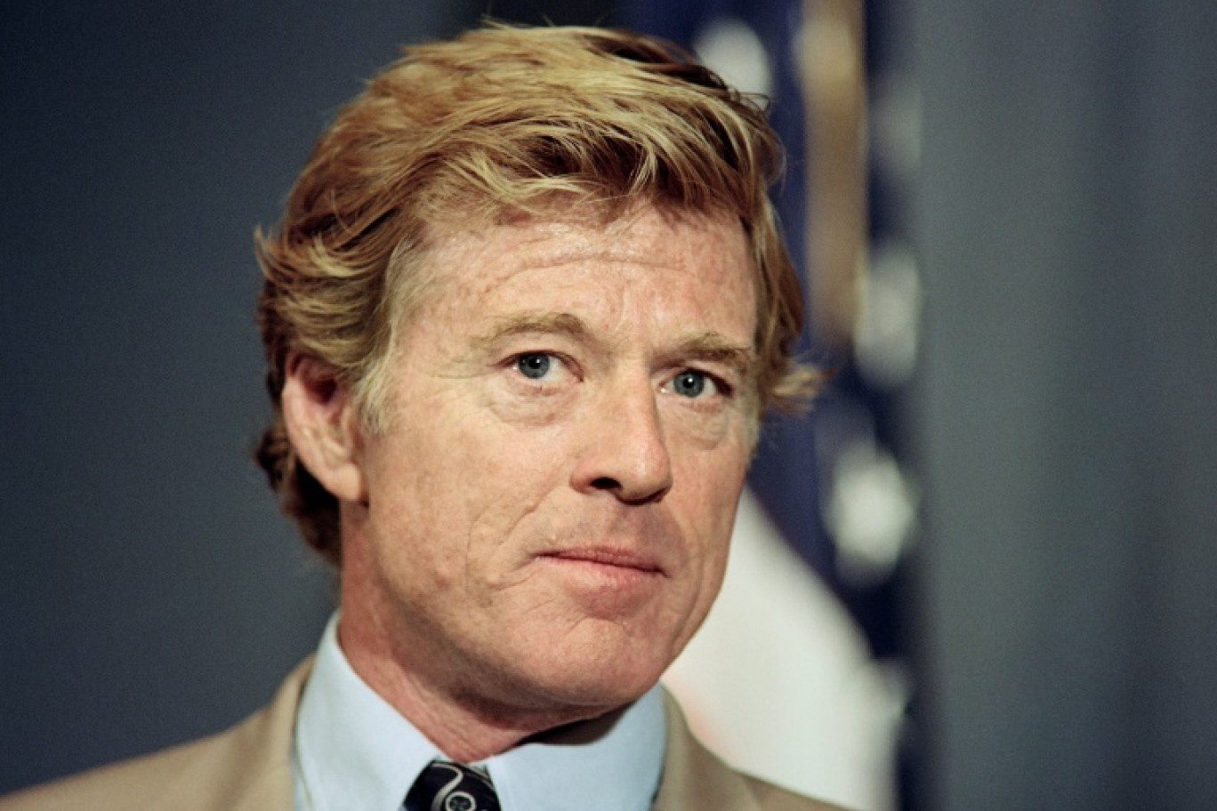 L'acteur et réalisateur américain Robert Redford s'adresse au National Press Clubau sujet des dangers auxquels est confronté l'environnement, le 1er octobre 1990 à Washington © Kevin LARKIN