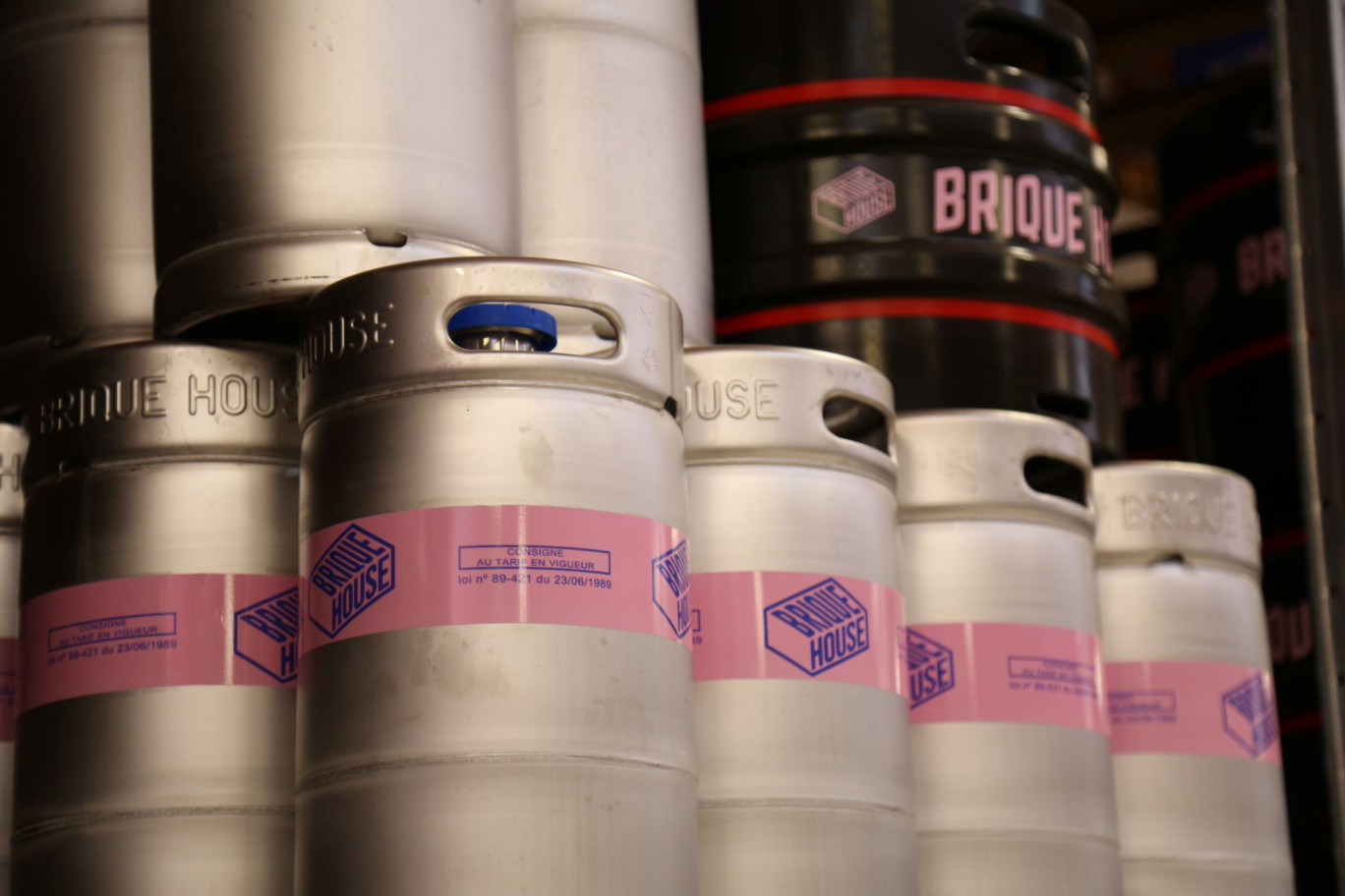 Avec une production annuelle de 18 000 hectolitres, Brique House s'est imposée comme une des marques les plus dynamiques de la bière craft française. © DR