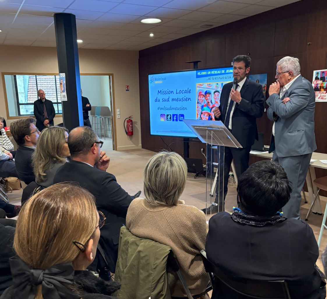 © Alexandra MARQUET. L'inauguration en présence de Xavier Delarue, préfet de la Meuse et Michel Viard, le président de la Mission locale du Sud-meusien.