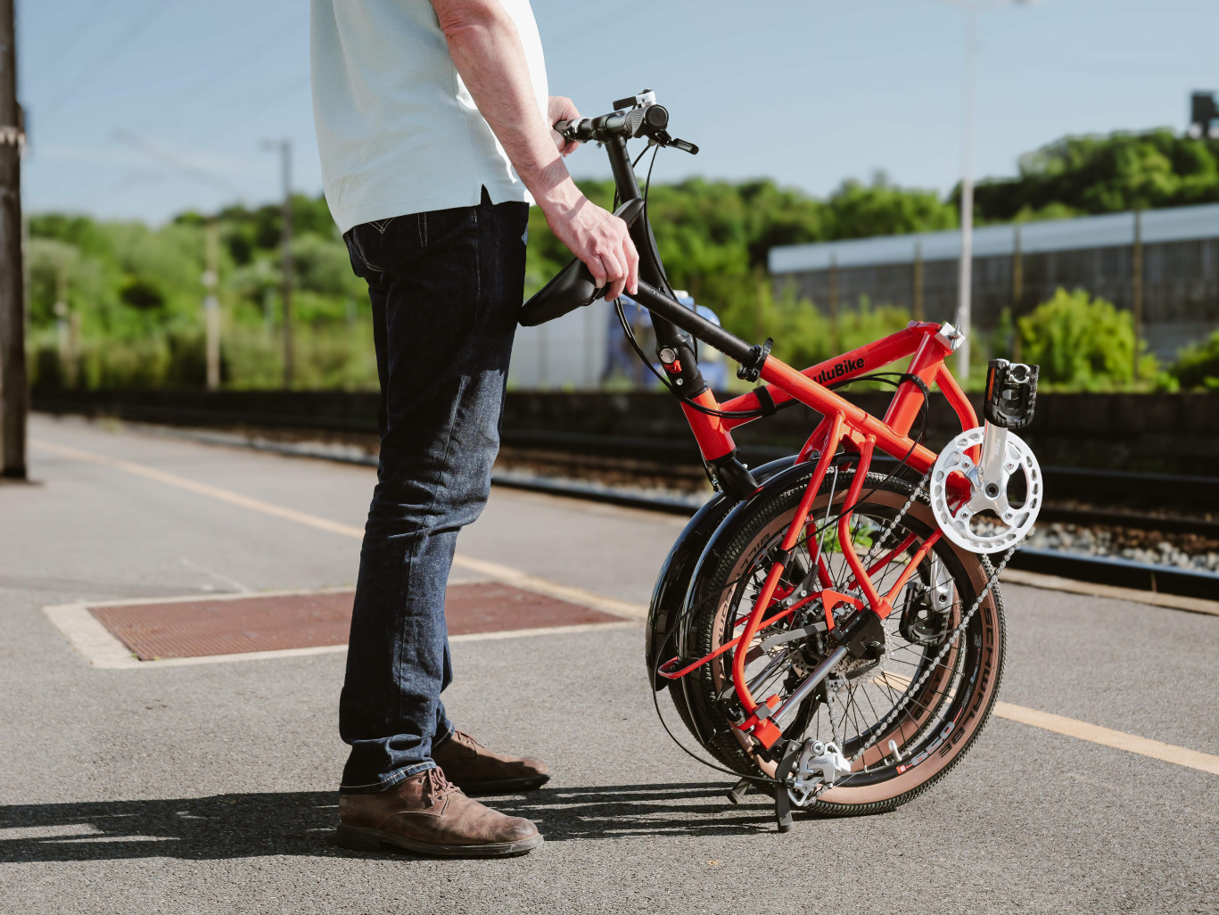 Plié ou déplié, le vélo MyLulubike s’adapte à tous les trajets, il se transporte facilement comme une valise. © MyLulubike