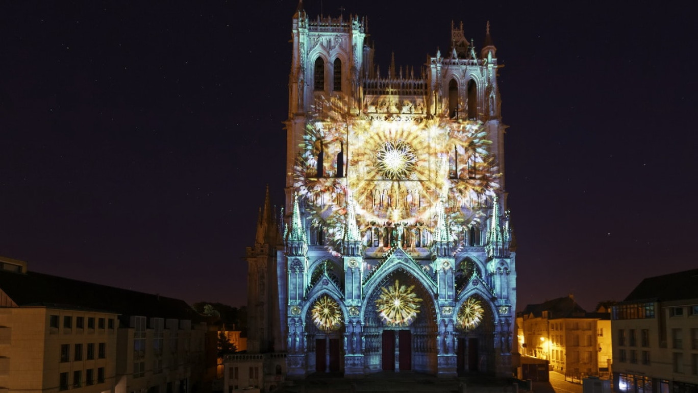 Le spectacle Chroma a rassemblé 101 669 spectateurs entre le 12 juillet et le 31 août 2025, soit + 5,87% par rapport à 2024. © Amiens Tourisme