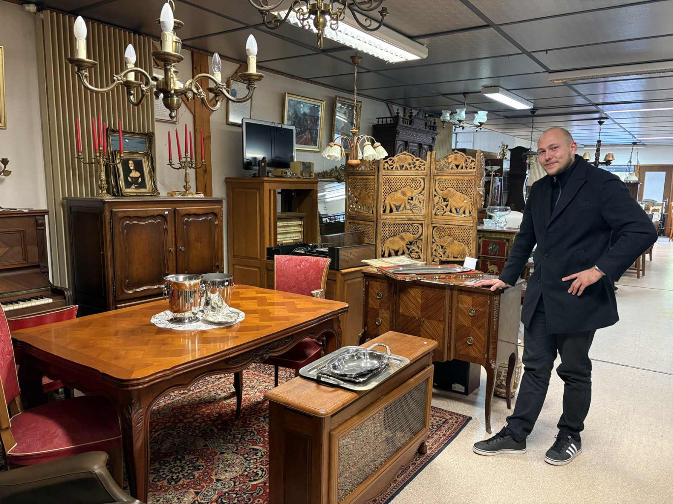 Axel Boju dans son magasin du boulevard Henri-Martin à Saint-Quentin.
