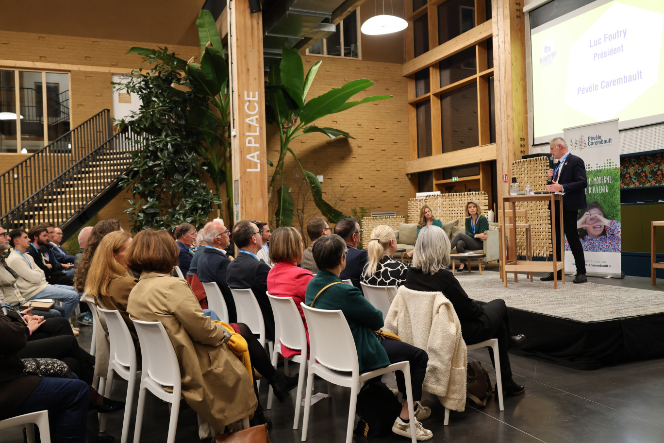 Au-delà des récompenses, la soirée des trophées des entreprises accueillantes symbolisait une ambition collective portée par les élus de Pévèle Carembault : renforcer l’attractivité économique et sociale du territoire.