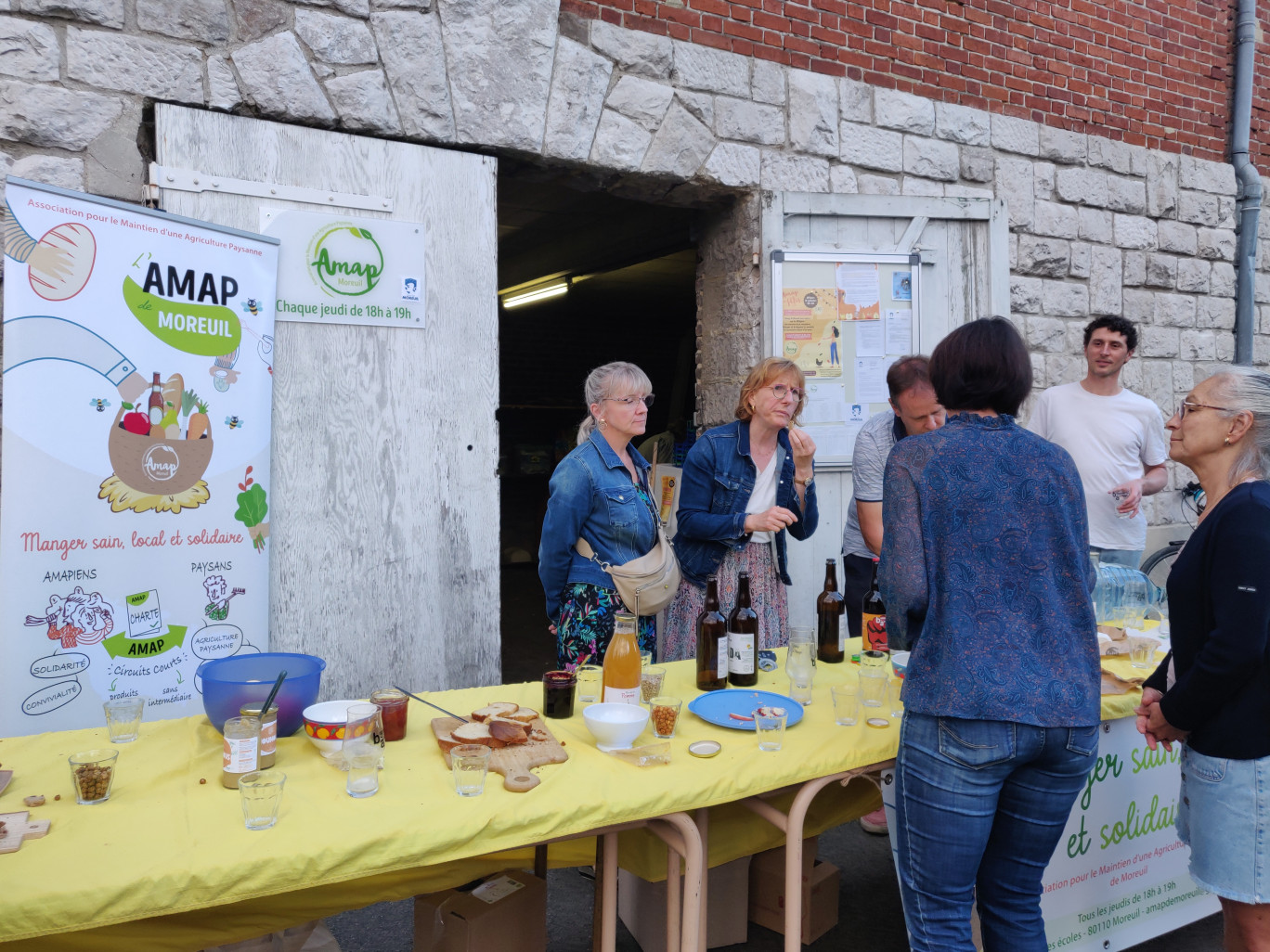 L’AMAP de Moreuil organisait son 1er Am’Apéro. © Aletheia Press / DLP