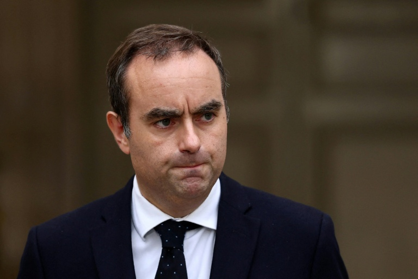 Sébastien Lecornu s'exprime à l'Hôtel Matignon après avoir démissionné de ses fonctions de Premier ministre , le 6 octobre 2025 à Paris © Stephane Mahe