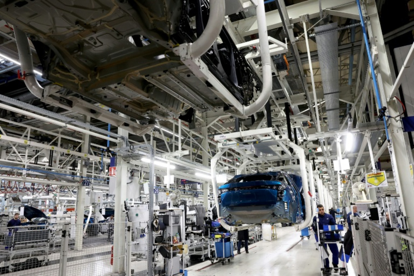 Ligne de production à l'usine Stellantis de Sochaux, dans le Doubs, le 3 octobre 2024. © FREDERICK FLORIN