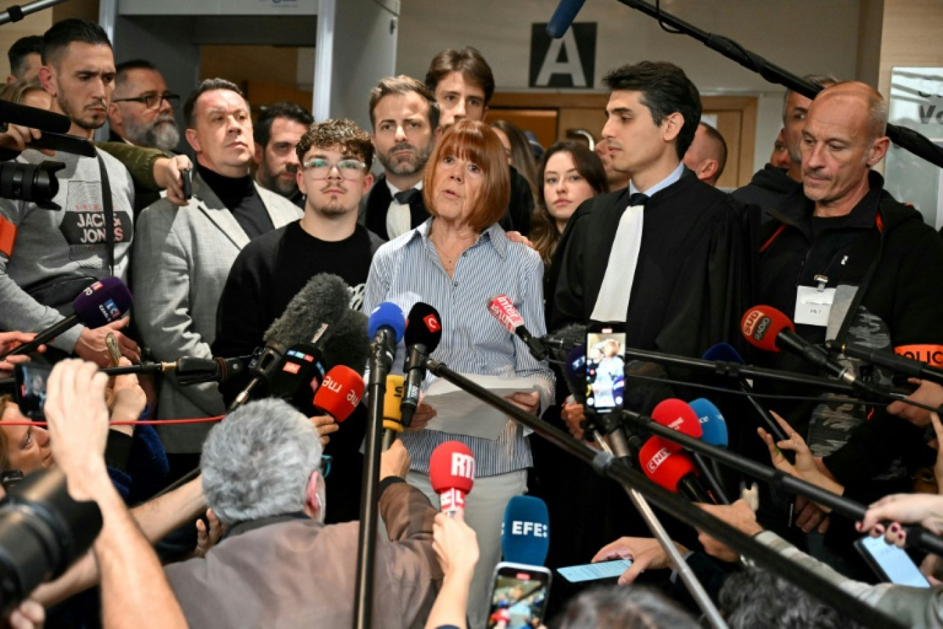 Un croquis de Gisèle Pelicot lors de l'audience qui a condamné son ex-mari à la peine maximale de 20 ans de prison, le 19 décembre 2024, à Avignon © Benoit PEYRUCQ