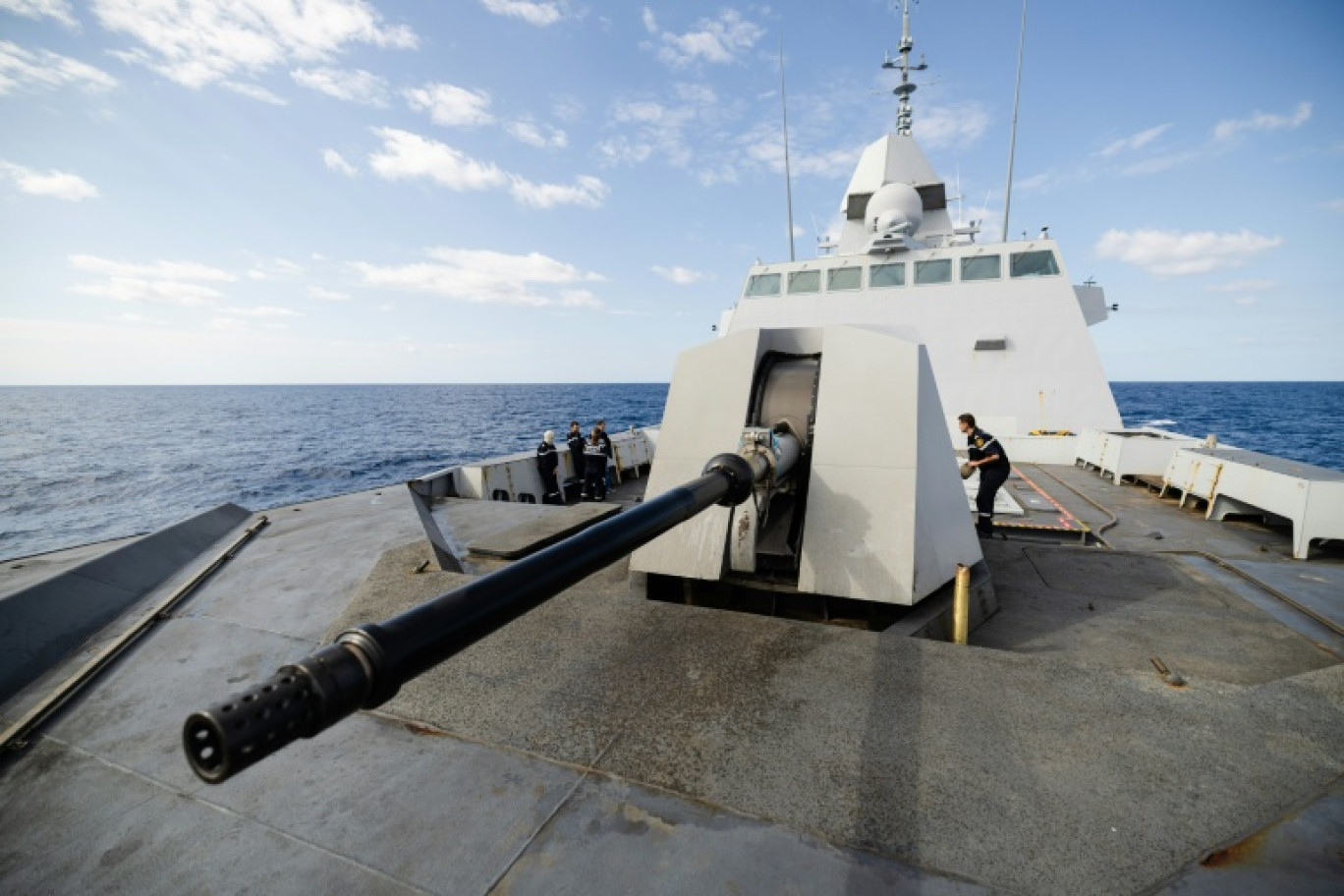 Le canon de 76 mm de la frégate française "Lorraine" en Méditerranée le 2 octobre 2025 © CLEMENT MAHOUDEAU