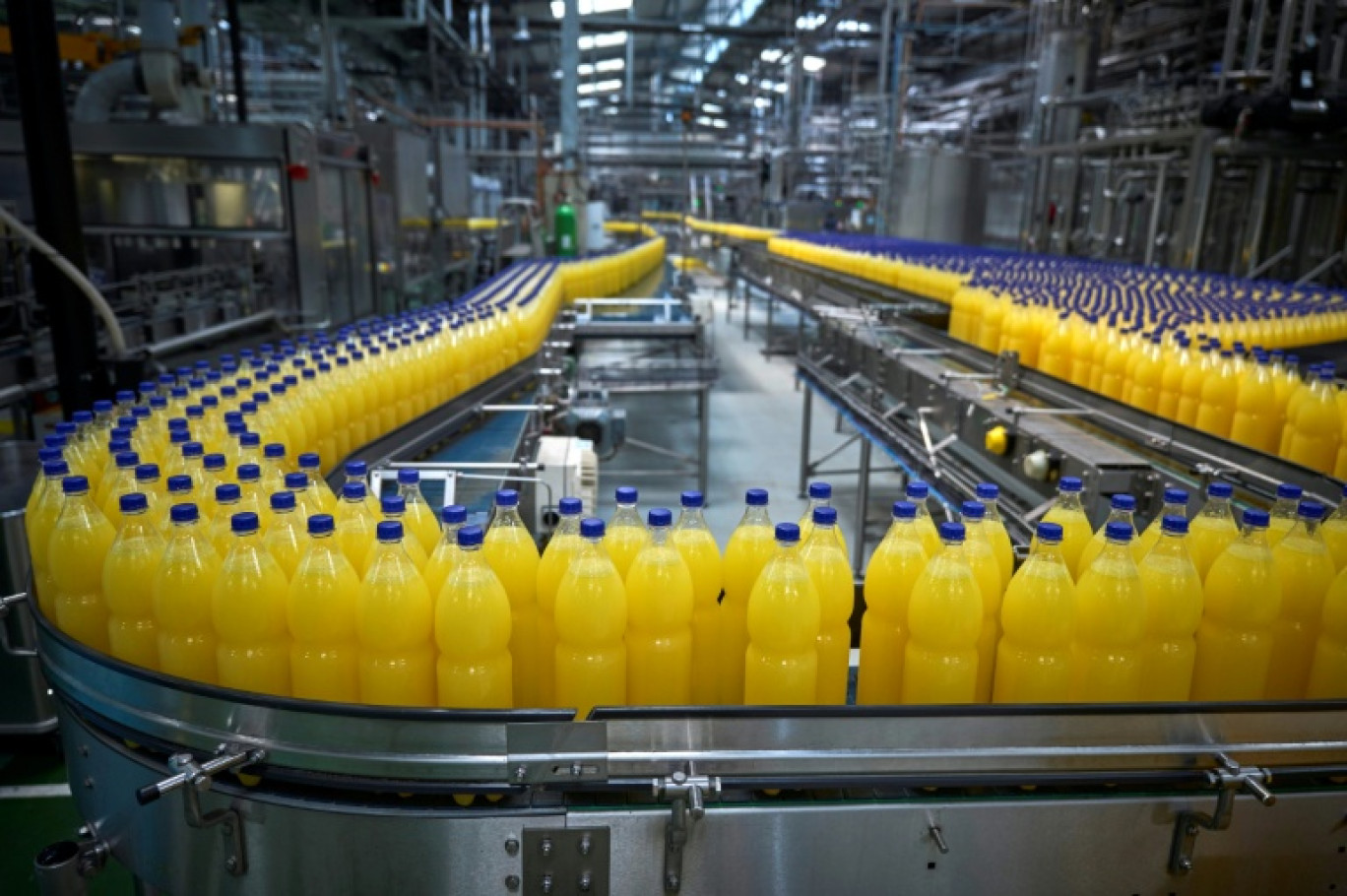 Le site du groupe japonais Suntory, à Donnery dans le Loiret, qui produit notamment de l'Orangina, le 13 juin 2025 © Guillaume SOUVANT