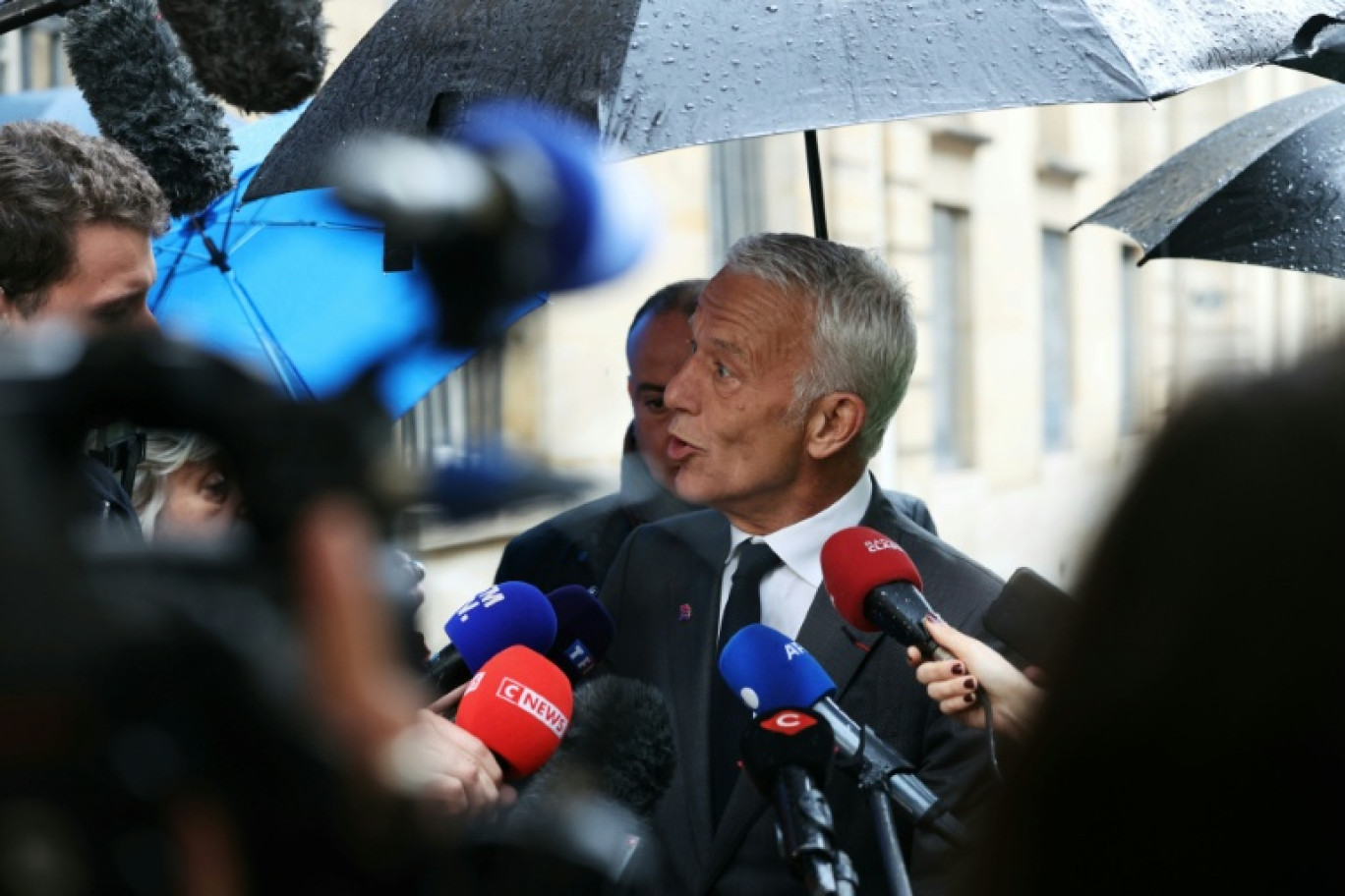 Le président du Medef Patrick Martin répond aux journalistes à Paris. © Alain JOCARD