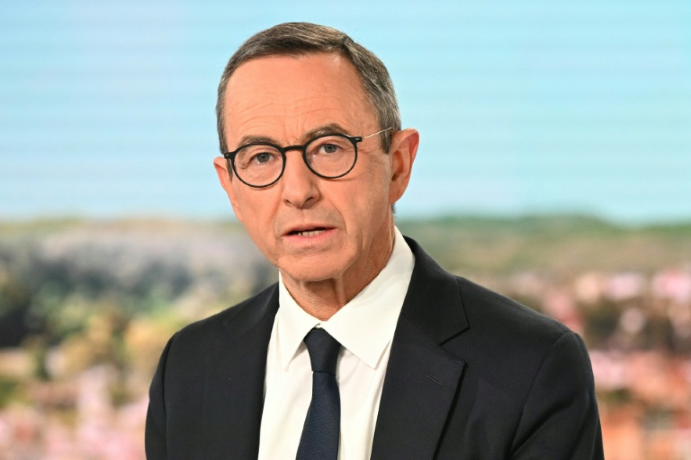 Bruno Retailleau sur le plateau du 13h00 de TF1 le 6 octobre 2025 à Boulogne-Billancourt, près de Paris © Bertrand GUAY