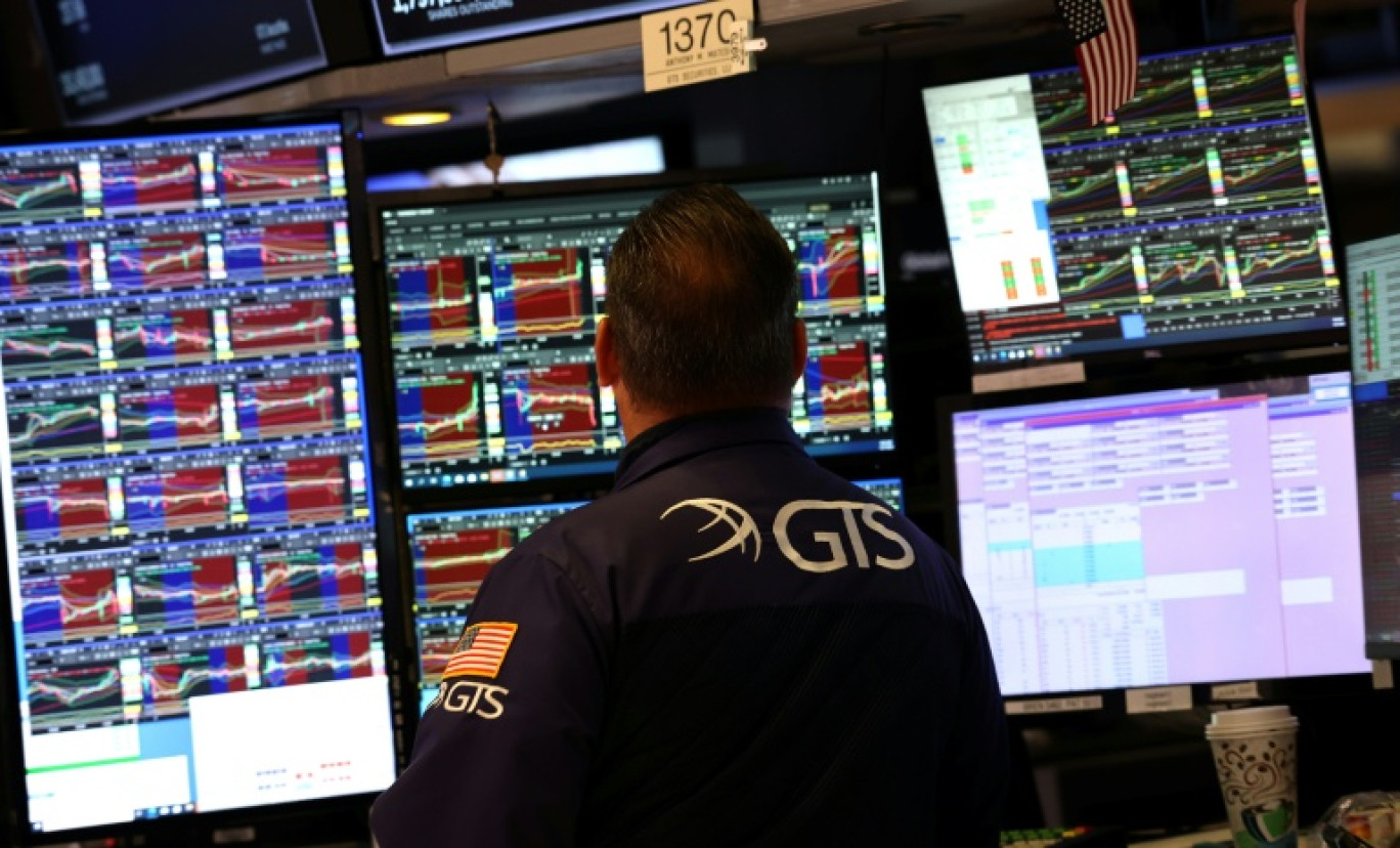 Un opérateur à la Bourse de New York, le 7 octobre 2025 © TIMOTHY A. CLARY