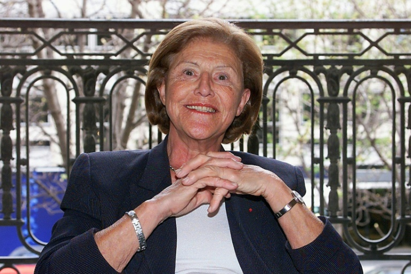 Monique Pelletier, qui fut ministre déléguée à la Condition féminine sous la présidence de Valéry Giscard d'Estaing, dans son bureau au lendemain de son entrée au Conseil Constitutionnel, le 23 mars 2020 à Paris © Jack GUEZ