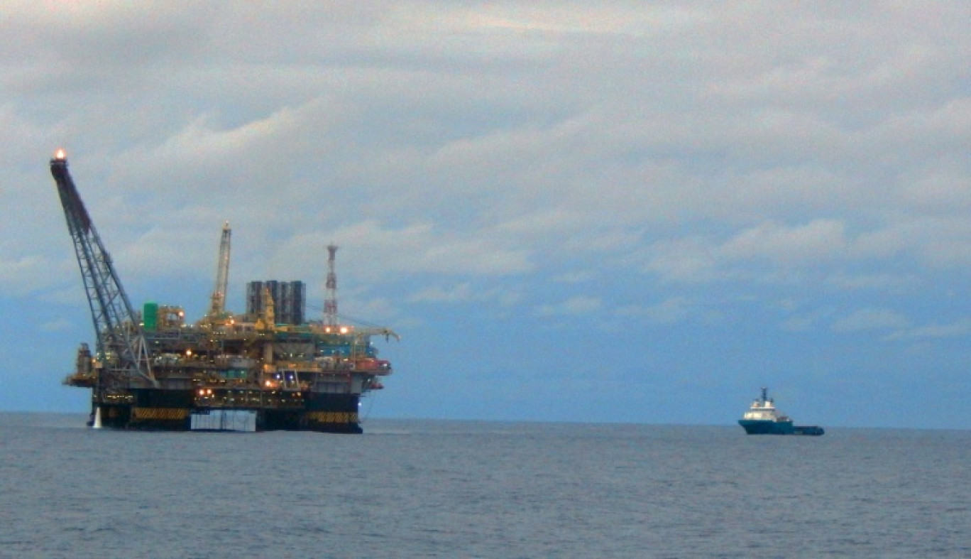 Une plateforme pétrolière de la compagnie publique brésilienne Petrobras, dans l'Etat de Espirito Santo, le 7 décembre 2015 © VITORIA VELEZ