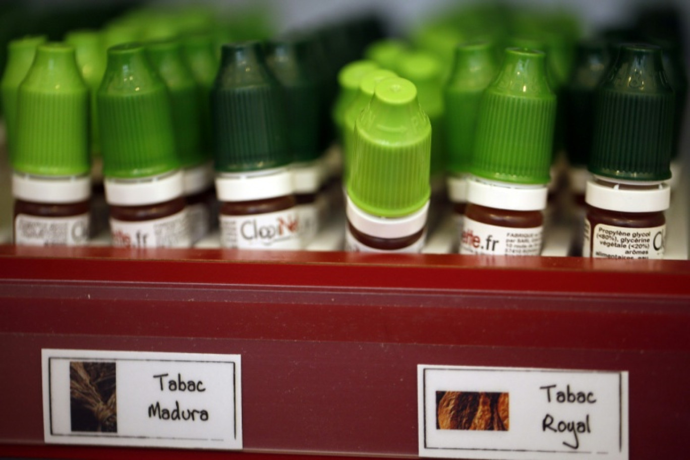 Les sites de vente de liquide pour cigarettes électroniques craignent de mettre la clé sous la porte si la mesure d'interdiction de vente en ligne prévue par le gouvernement est adoptée dans le budget 2026 © KENZO TRIBOUILLARD