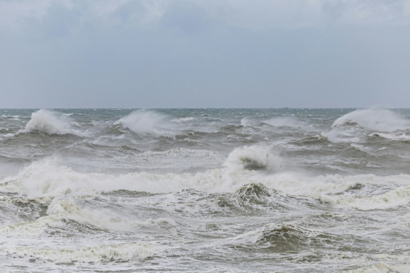 La tempête Benjamin occasionnera de "violentes rafales de vent" et de "fortes vagues" sur la façade atlantique et le littoral de la Manche jeudi matin, selon Météo France © Sameer Al-DOUMY
