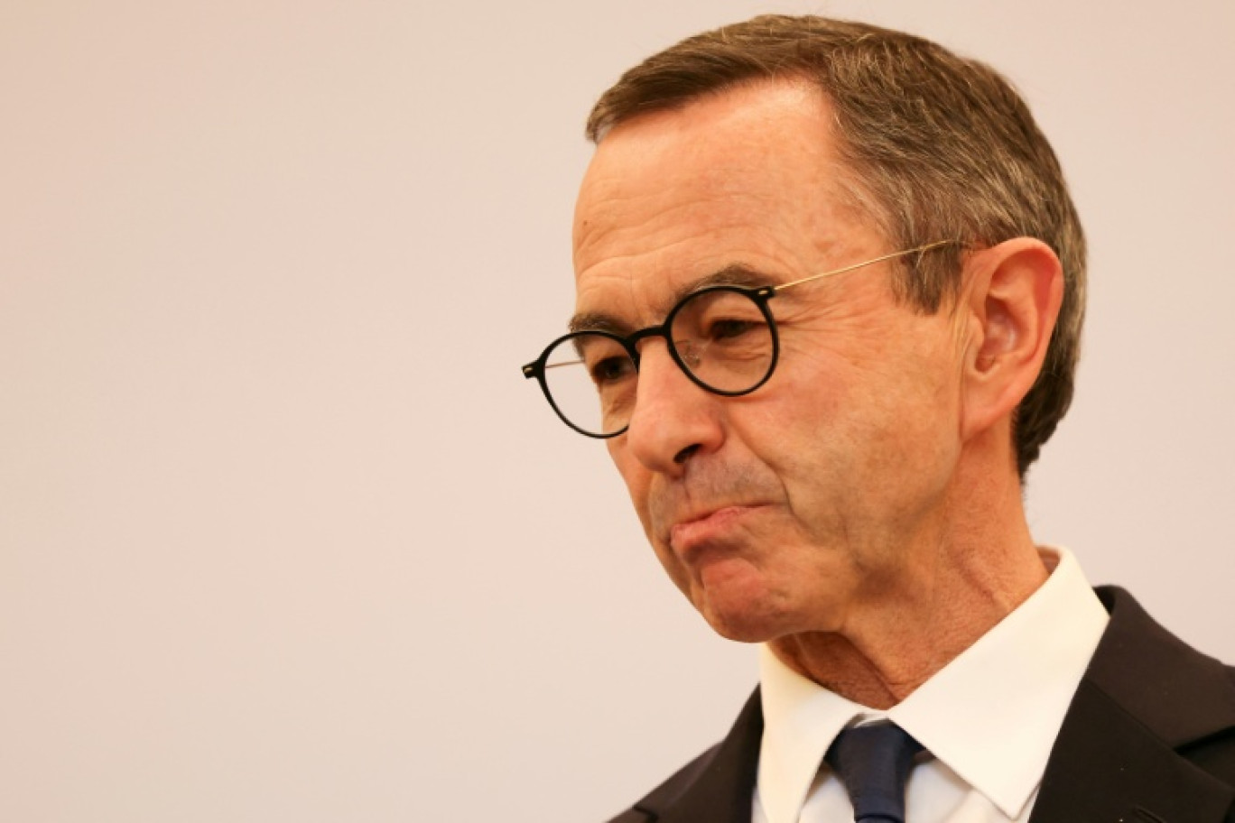 Le ministre de l'Intérieur sortant et président des Républicains (LR), Bruno Retailleau, lors de la cérémonie de passation de pouvoir avec son successeur au ministère de l'Intérieur, place Beauvau, à Paris, le 13 octobre 2025 © Alain JOCARD