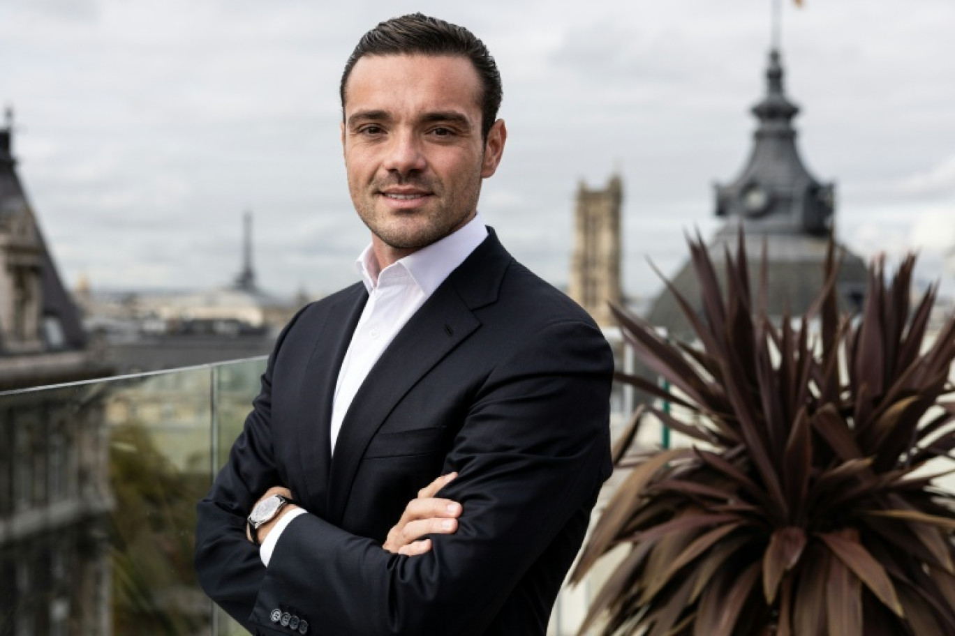Frédéric Merlin président de la Société des Grands Magasins (SGM) et propriétaire du BHV, lors d'une session photo à Paris, le 22 octobre 2025 © Thibaud MORITZ