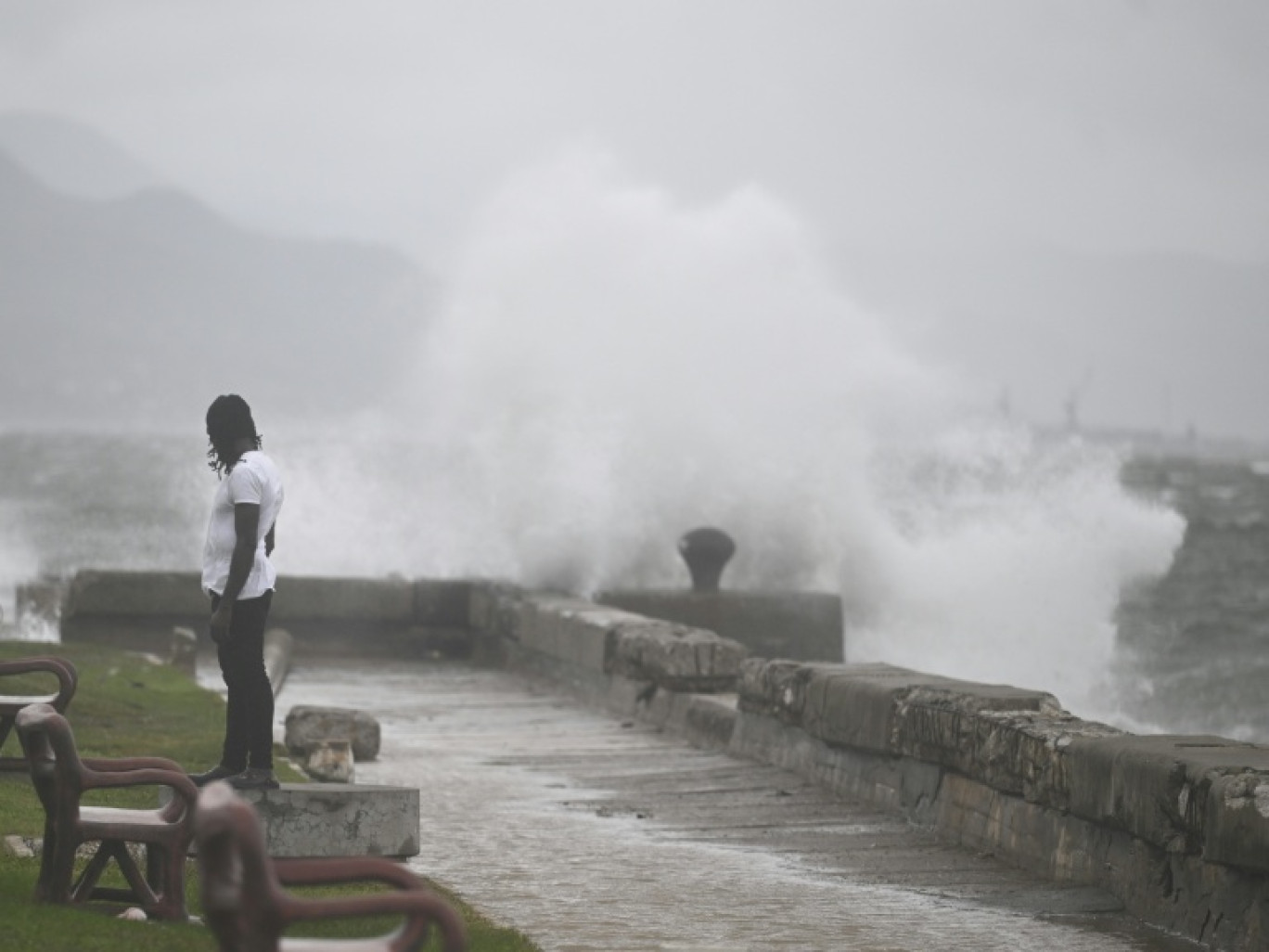 Le front de mer de Kingston avant l'arrivée de l'ouragan Melissa dans la capitale de la Jamaïque, le 27 octobre 2025 © Ricardo Makyn