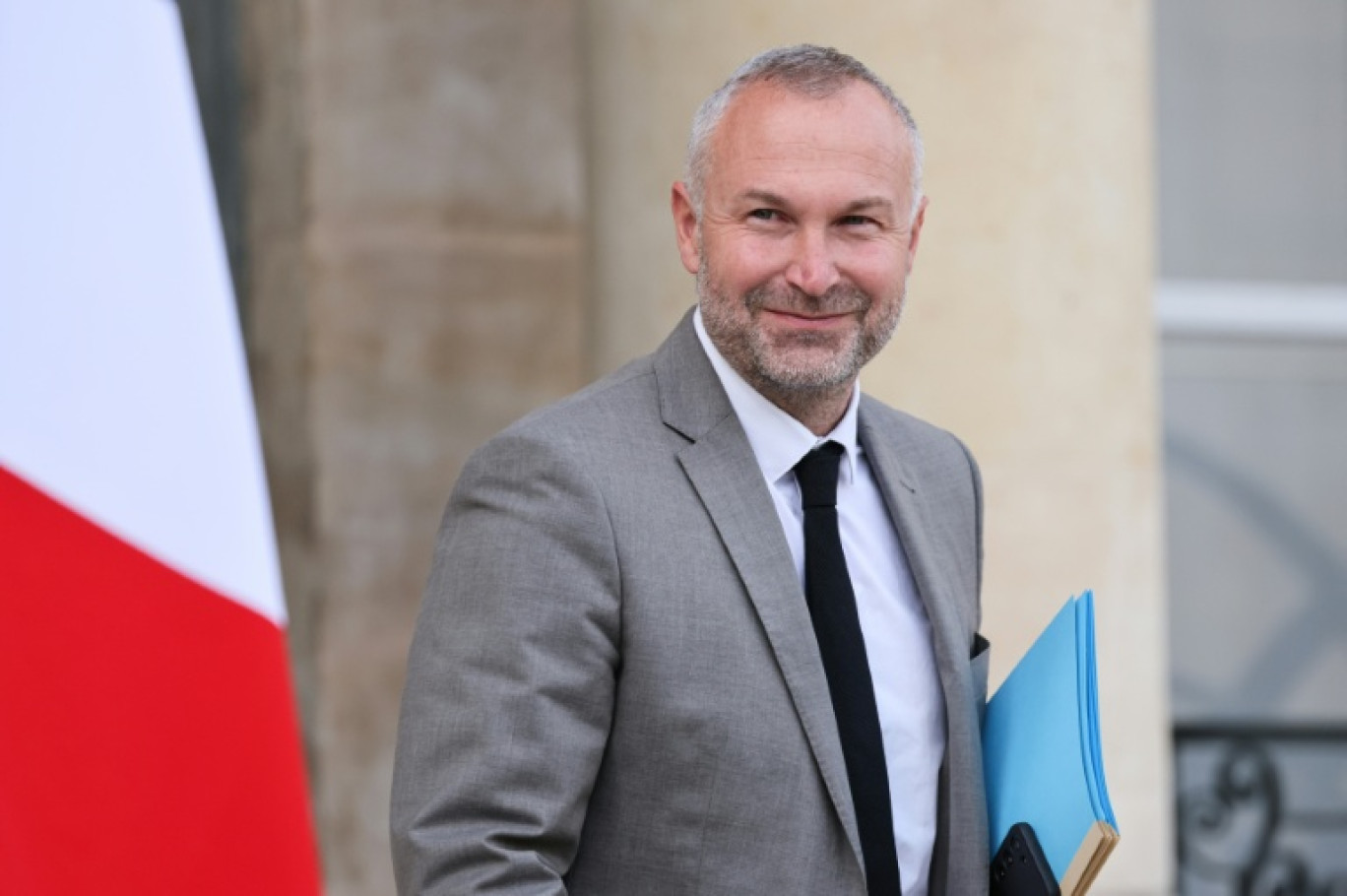 Le ministre des Relations avec le Parlement Laurent Panifous quitte le palais de l'Elysée après le conseil des ministres, le 22 octobre 2025 © Ludovic MARIN
