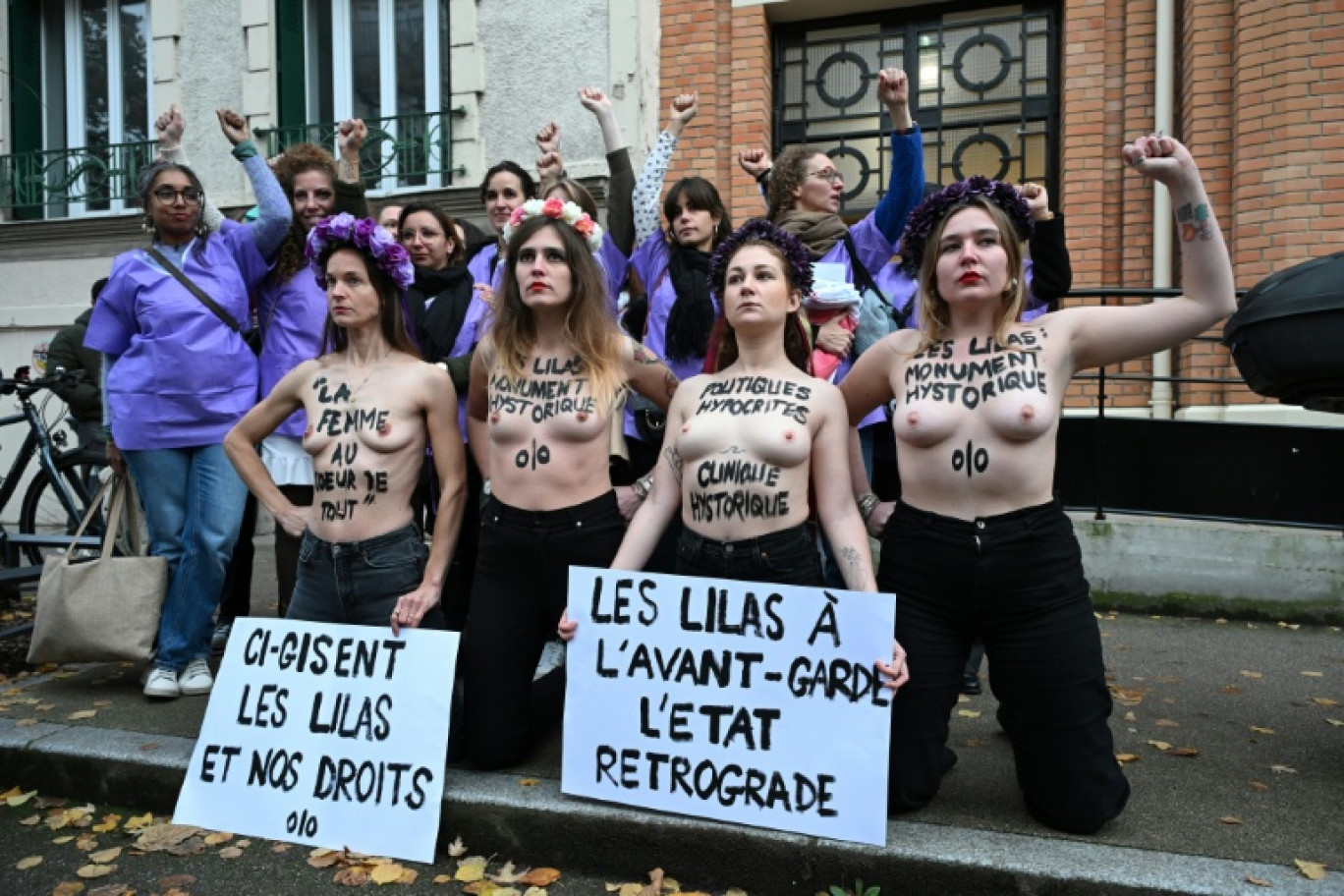 Manifestation du personnel médical contre la fermeture de la maternité des Lilas, en Seine-Saint-Denis, le 30 octobre 2025 © Bertrand GUAY