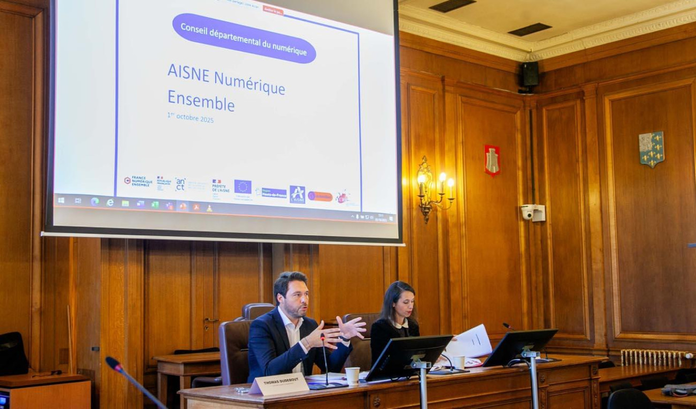 Thomas Dudebout, vice-président du conseil départemental Transition et Stratégie numérique et Fanny Anor, préfète de l'Aisne. © CD 02