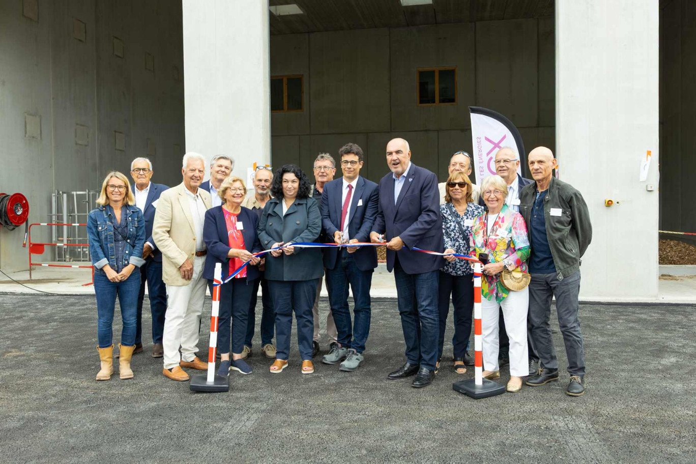 Les élus de la ville de Soissons, les responsables de Idex et la représentante de l’État ont inauguré la nouvelle chaudière biomasse de la ville. (c) Marie-Line Waroude