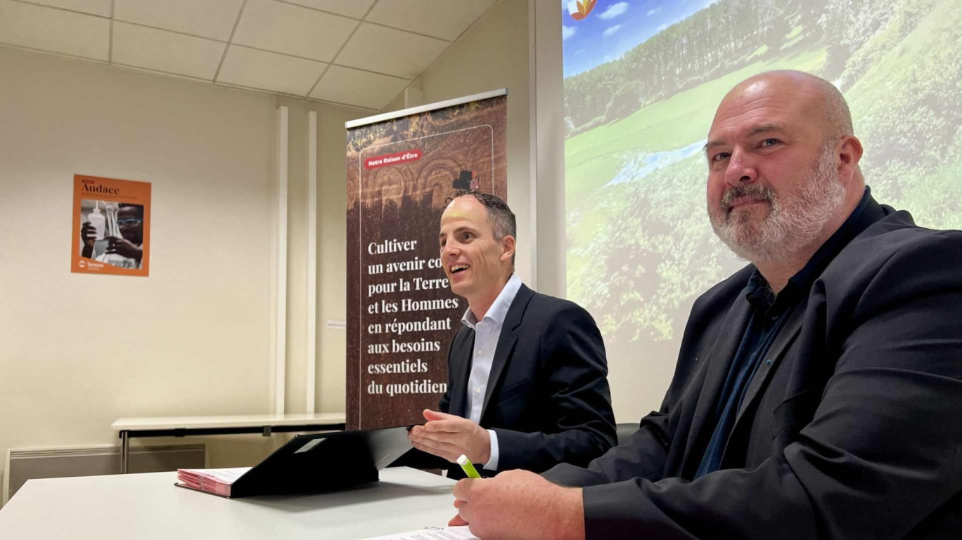 Nicolas Salignon, directeur de la sucrerie-distillerie Tereos d’Origny, et Christophe Lépine, Président du Conservatoire des Espaces Naturels des Hauts de France. (c) Tereos