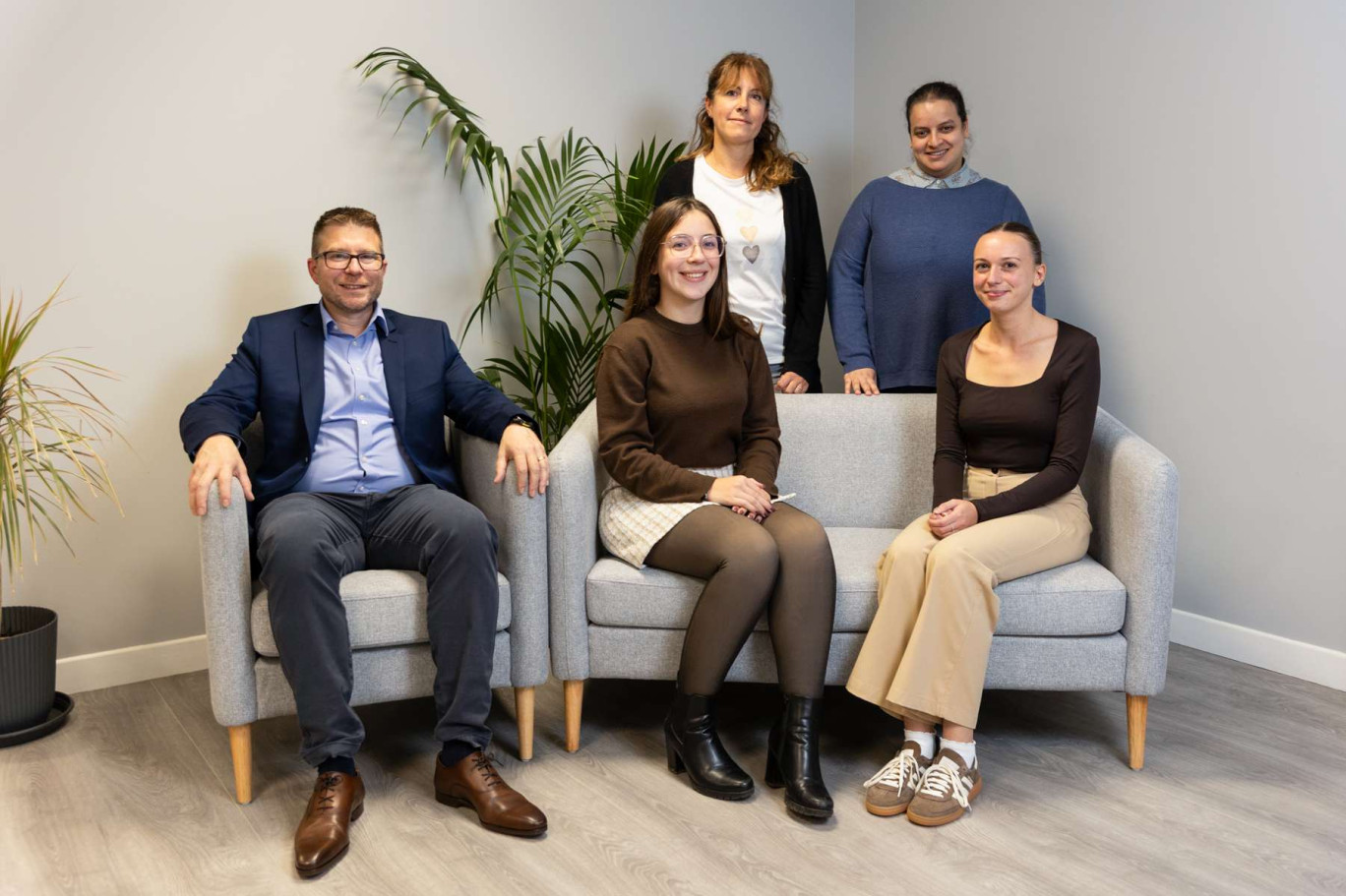 Romain Flameygh (à gauche) et ses collaboratrices. © Eloise Le Névanic