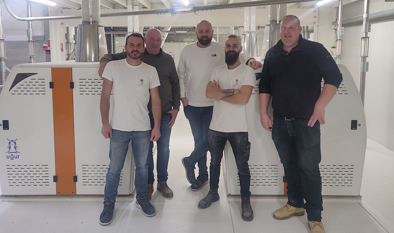 Thomas et Antoine Malfoy, entourés par Jean-Louis, Guillaume et Maxime Dandre. © Aletheia Press / DLP