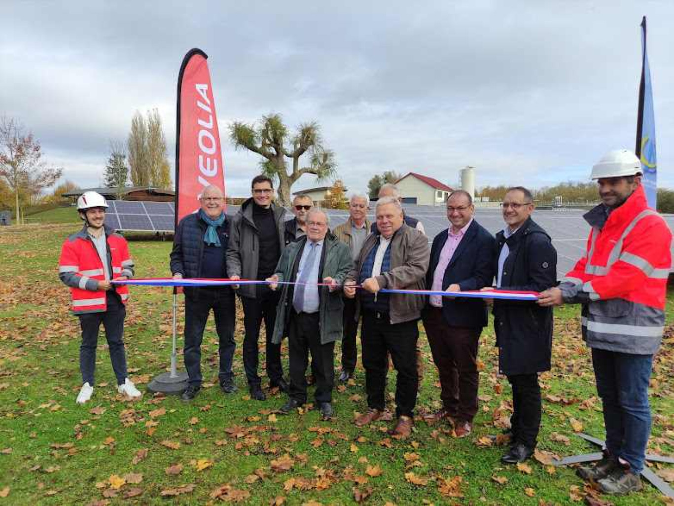 Les élus et les responsables de Véolia ont inauguré officiellement la centrale solaire du service d’assainissement.