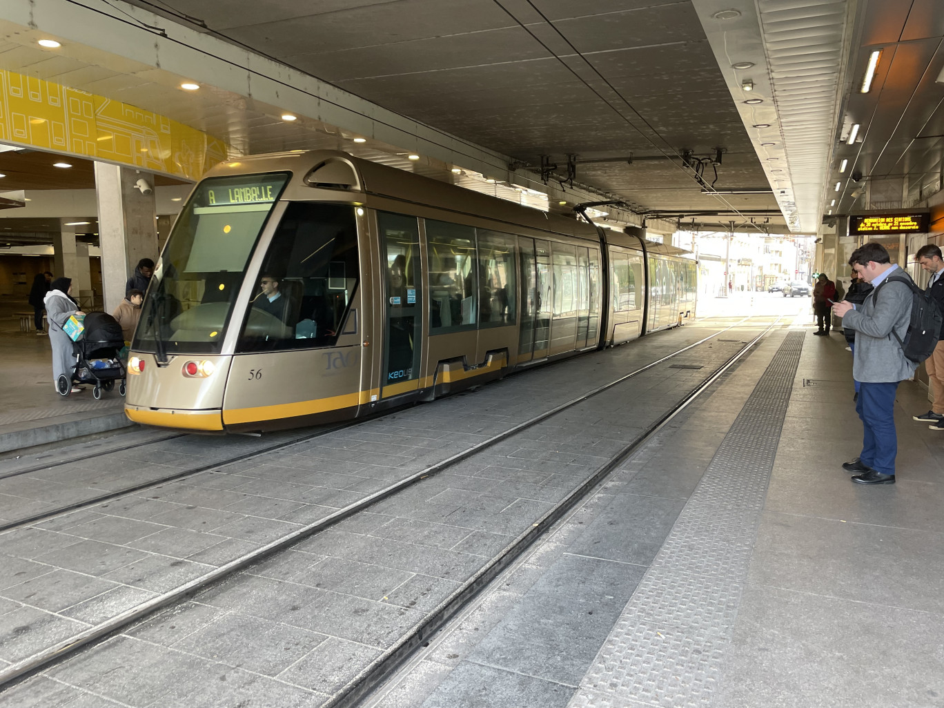 © Olivier RAZEMON pour DSI  Le Centre des congrès d’Orléans, où se tenaient les Rencontres nationales des transports publics est parfaitement relié au centre-ville par le tramway
