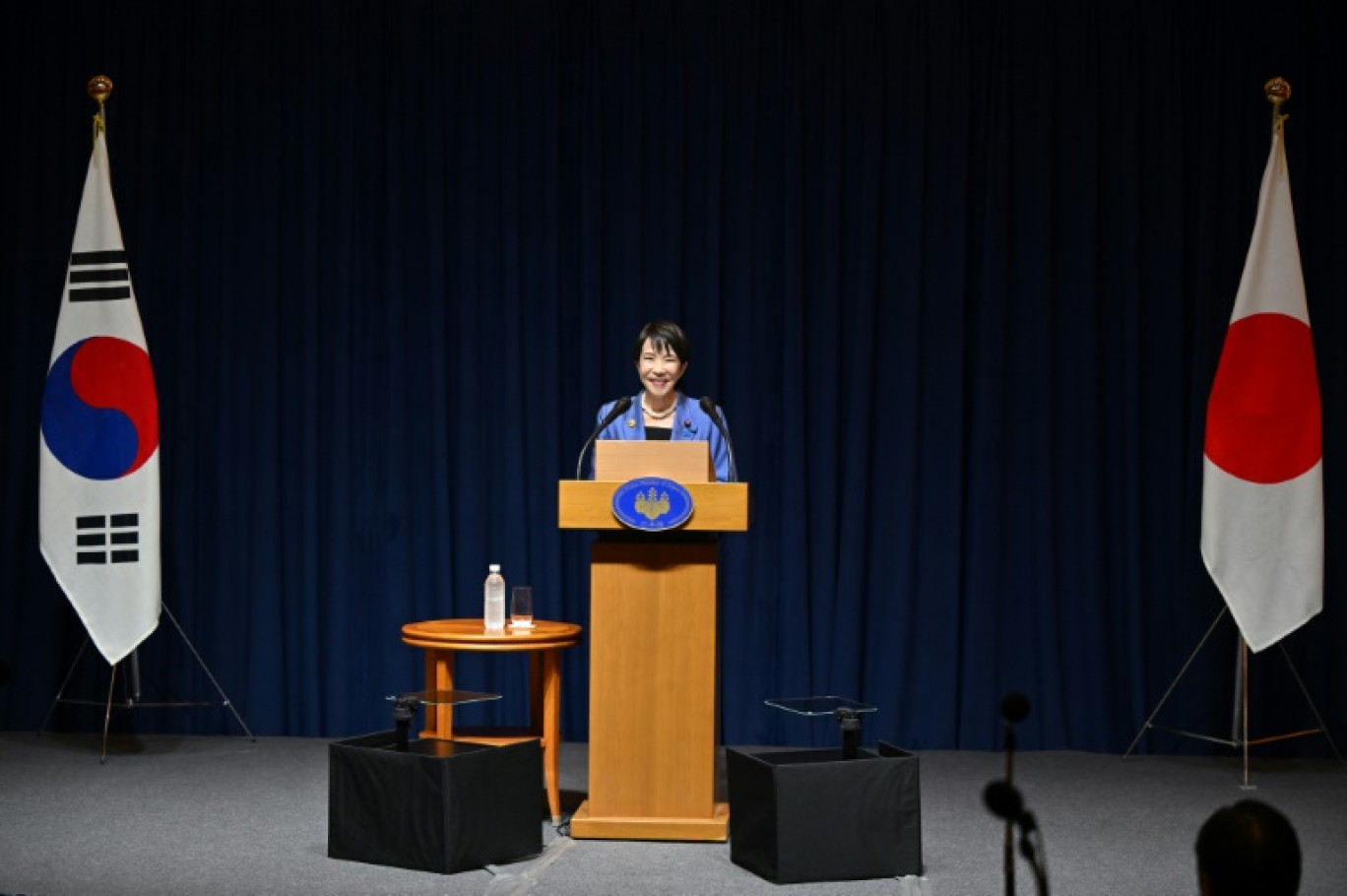 La Première ministre japonaise Sanae Takaichi parle lors d'une conférence de presse en marge de la Coopération économique pour l'Asie Pacifique (Apec) organisé à Gyeongju en Corée du Sud, le 1er novembre 2025 © JUNG Yeon-je