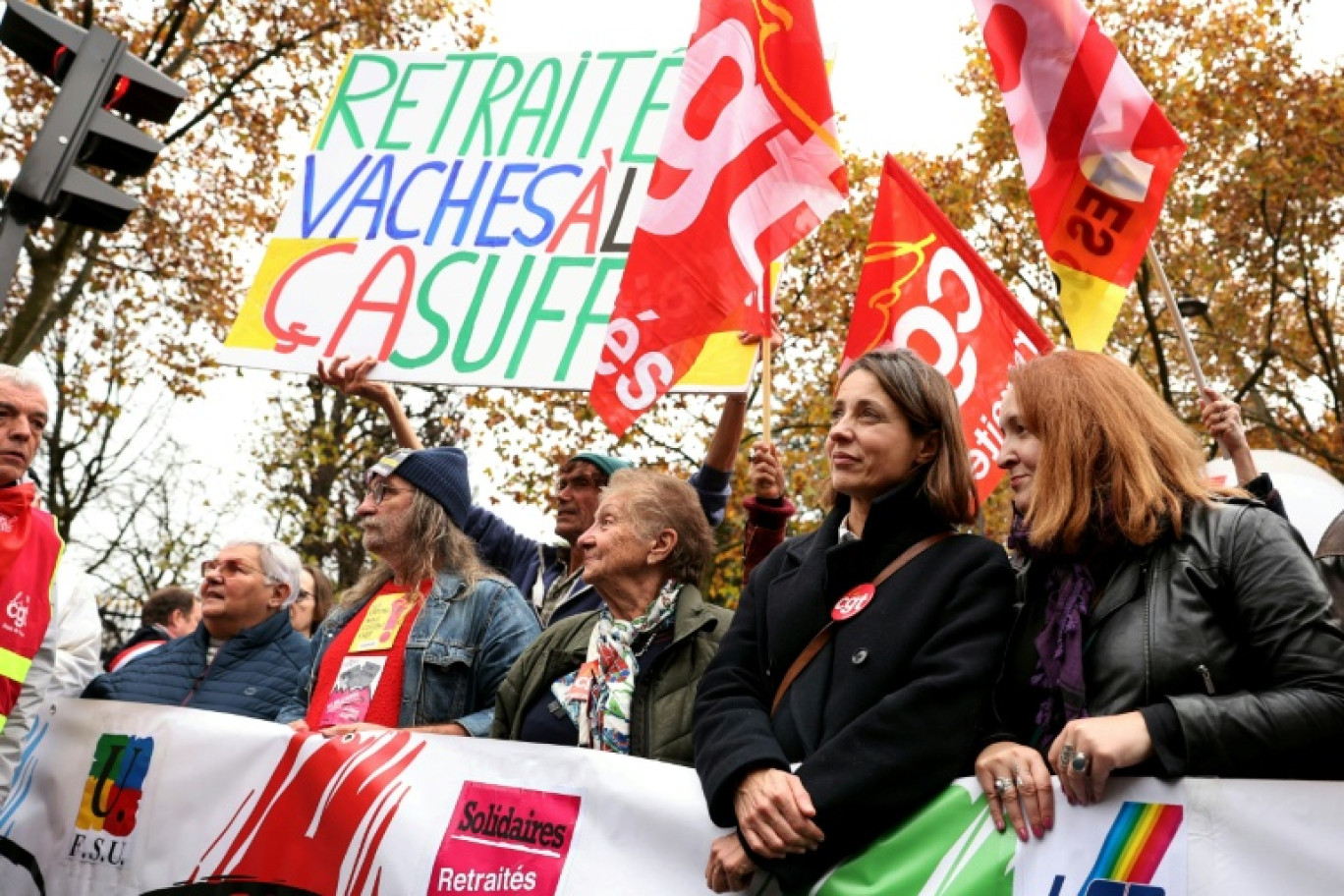 Sophie Binet (2e à droite), secrétaire générale de la CGT, lors d'une manifestation de retraités organisée à Paris le 6 novembre 2025 à l'appel de syndicats et d'associations contre les projets d'économies budgétaires de l'État et de la sécurité sociale pour 2026 © Thomas SAMSON