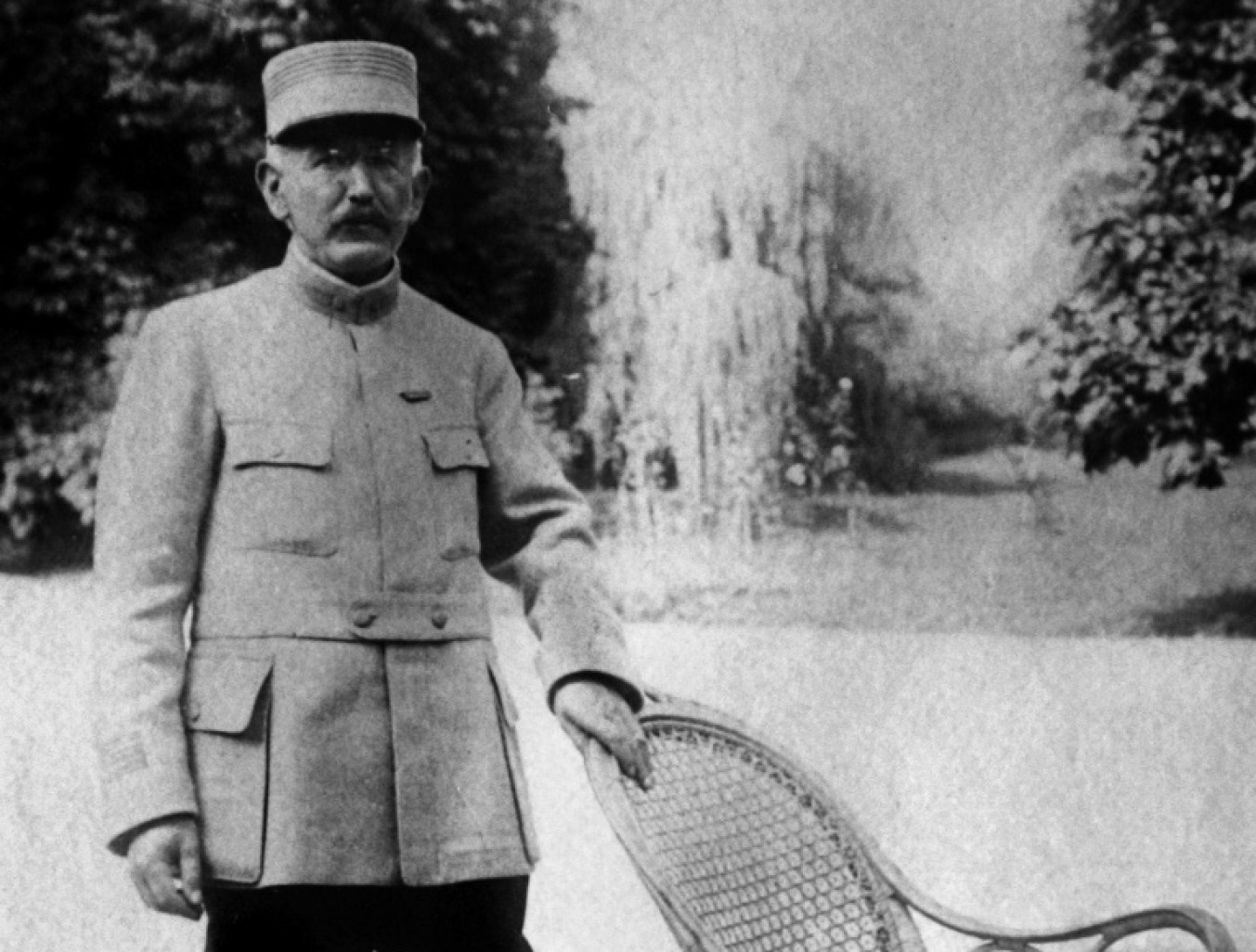 Photo d'archive non datée du capitaine Alfred Dreyfus en uniforme, prise dans un endroit inconnu après sa réhabilitation © -
