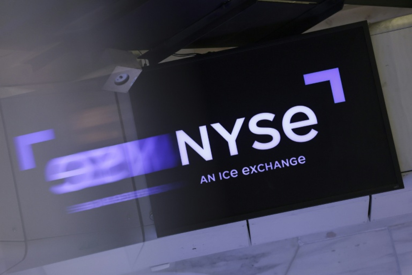 Le logo de la Bourse de New York le 30 ocotbre 2025 © ANGELA WEISS