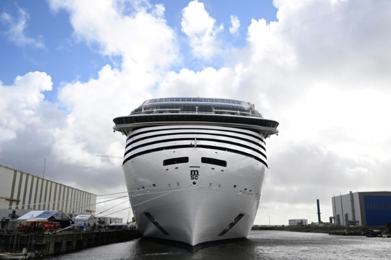 Le MSC World Europa, premier paquebot construit en France propulsé au GNL (gaz naturel liquéfié), le 24 octobre 2022 à Saint-Nazaire © DAMIEN MEYER