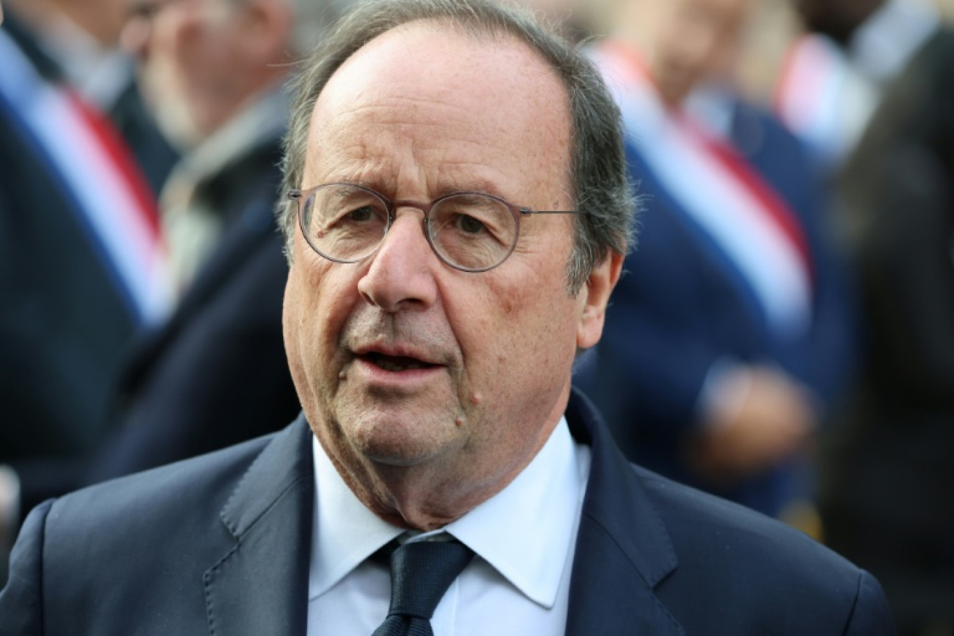 L'ancien président François Hollande assiste aux commémorations du 13 novembre au Stade de France à Saint-Denis, le 13 novembre 2025 © Ludovic MARIN