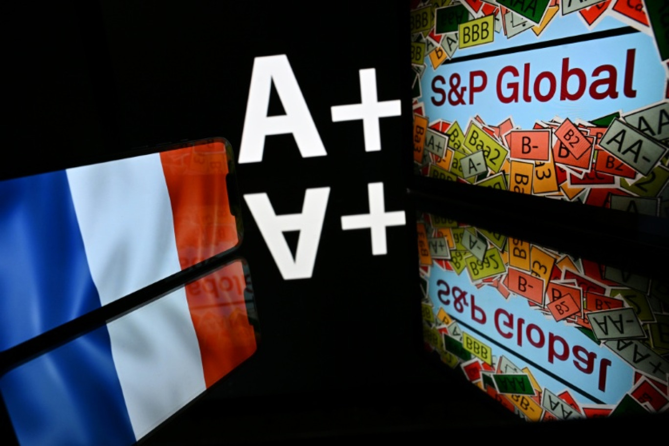 Plus d'un mois après avoir inopinément abaissé la note de la France, S&P Global Ratings pourrait à nouveau se prononcer sur la solvabilité du pays, confronté à de difficiles débats budgétaires à l'issue incertaine © Lionel BONAVENTURE