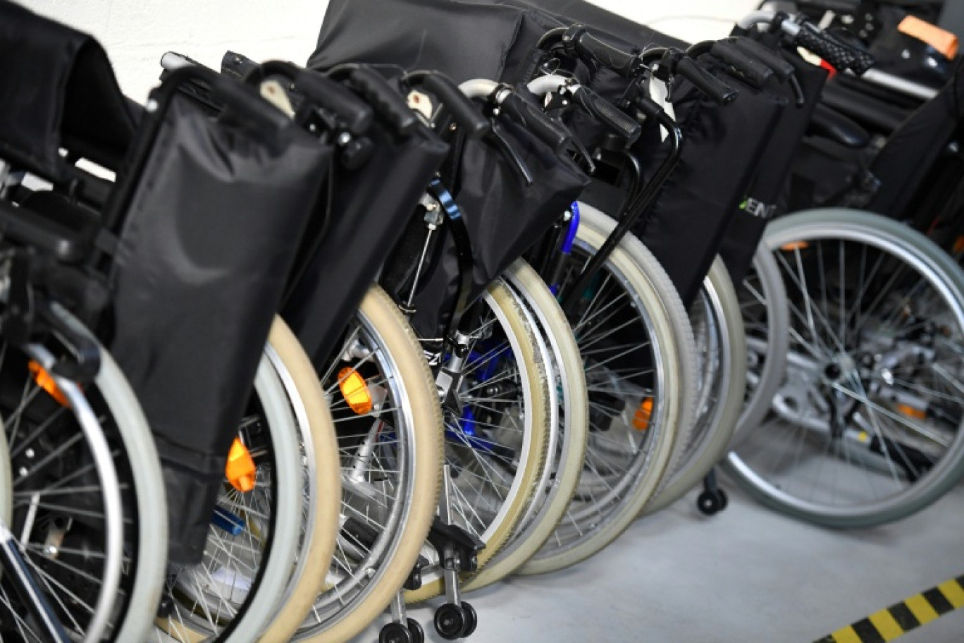Les fauteuils roulants seront intégralement remboursés par la Sécurité sociale à partir de lundi pour les personnes handicapées et âgées en perte d'autonomie, avec des procédures rapides et simplifiées © Damien MEYER