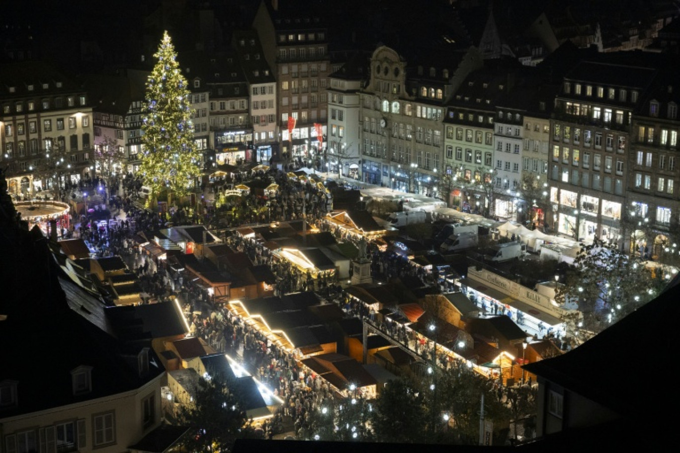 Le marché de Noël place Kléber à Strasbourg, le 26 novembre 2025 dans le Bas-Rhin © ROMEO BOETZLE