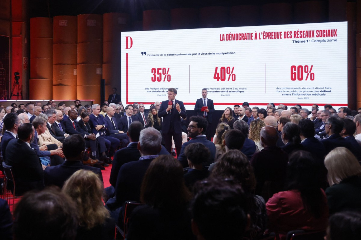 Emmanuel Macron, mercredi 12 novembre à Toulouse pour un débat participatif sur les réseaux sociaux. © AFP