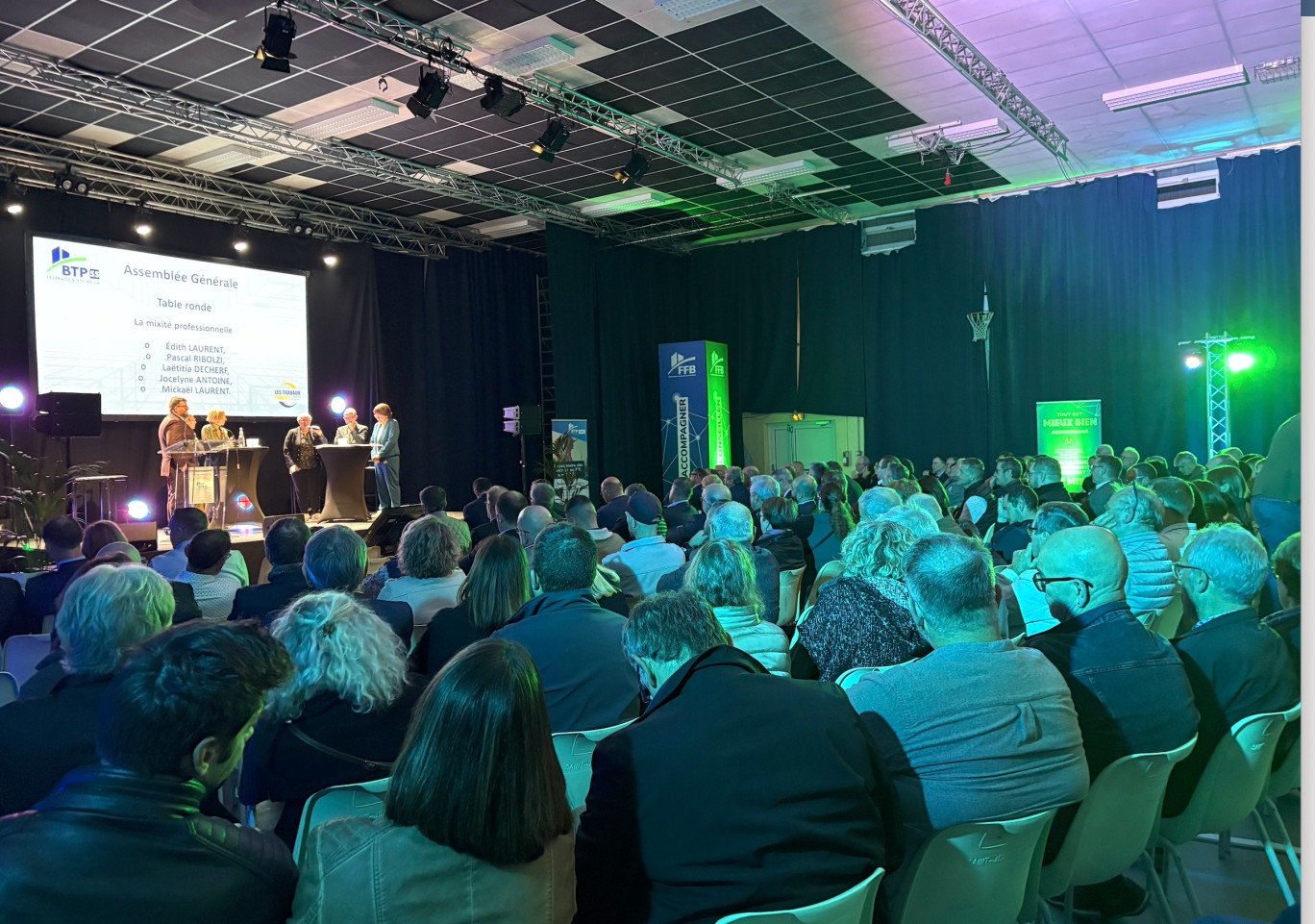 Près de 200 personnes ont assisté à l'assemblée générale du BTP Meuse, en présence du préfet de la Meuse mais également de Xavier Dorado, le président du BTP 88 et Pierre Schaeffer, du BTP 57. © Alexandra Marquet