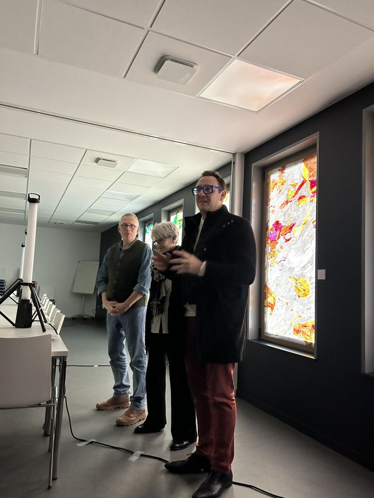 © CCI Meuse Haute-Marne. Le vernissage en présence de l'artiste et du président de la CCI Meuse Haute-Marne.