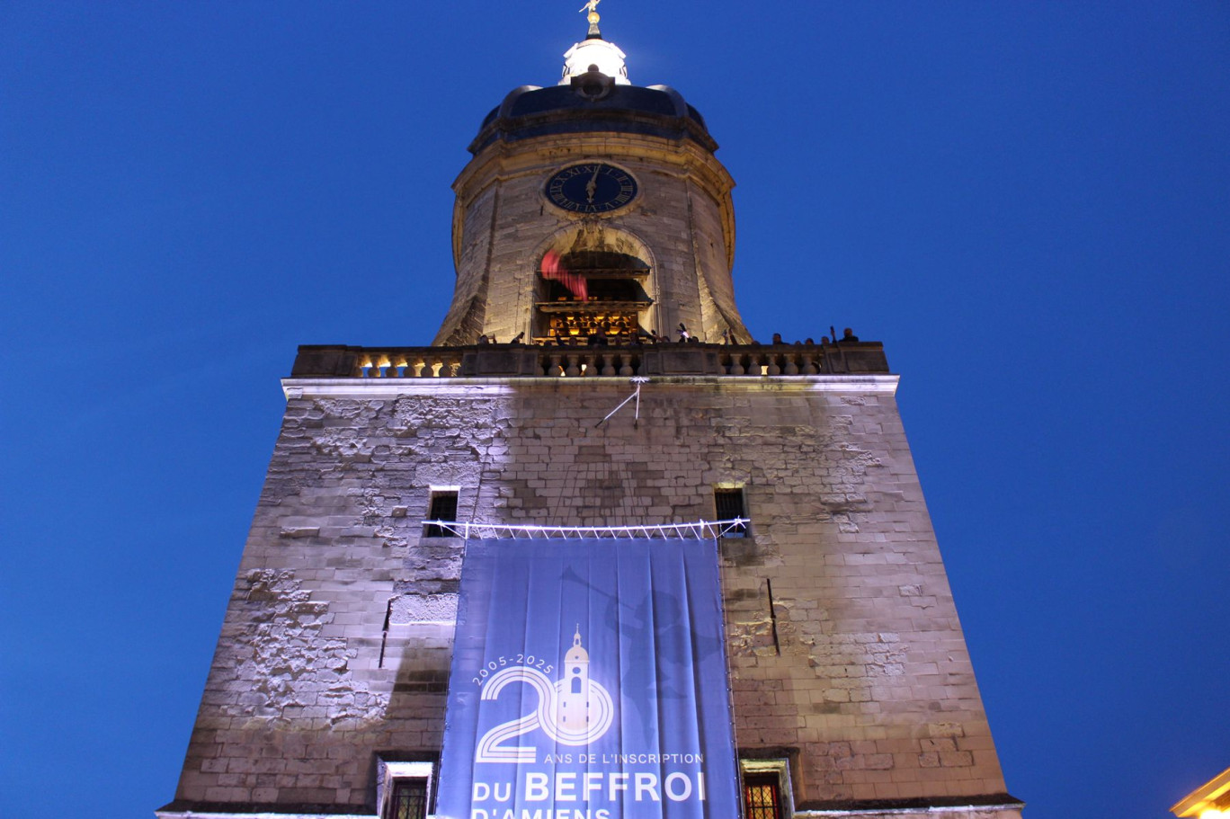Le beffroi d'Amiens, ici à l'occasion du lancer des clés des nouvelles Halles d'Amiens récemment inaugurées.