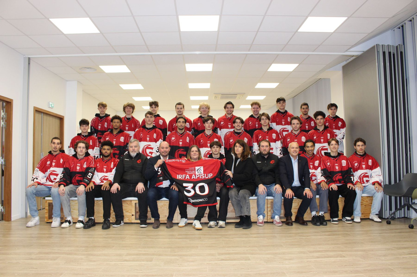 L'équipe des U20 a officiellement reçu ses maillots à l'Irfa-Apisup.