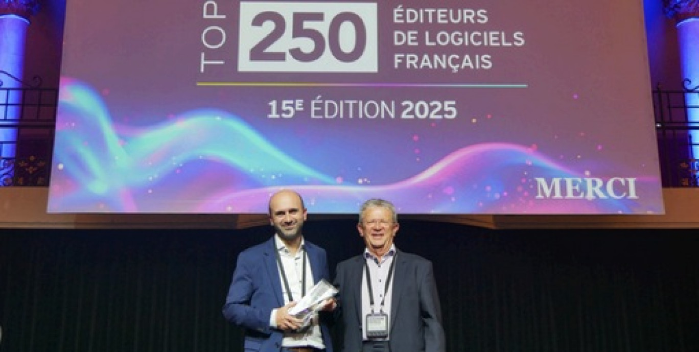 Le trophée a été remis à Jean-Marie Savalle, Président Fondateur, et Mathieu Savalle, Directeur Fusions & Acquisitions et membre du Comité de Direction, lors de la cérémonie organisée dans la prestigieuse salle Wagram à Paris, devant un public de 500 personnes. © Isagri